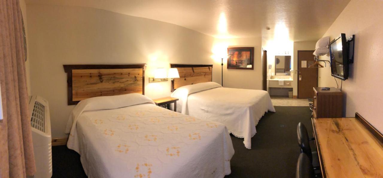 Yellowstone Village Inn And Suites Gardiner Exteriér fotografie