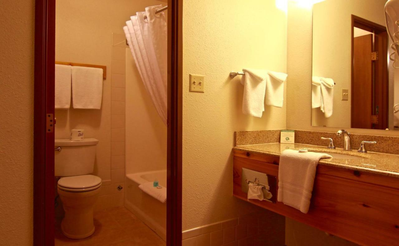 Yellowstone Village Inn And Suites Gardiner Exteriér fotografie