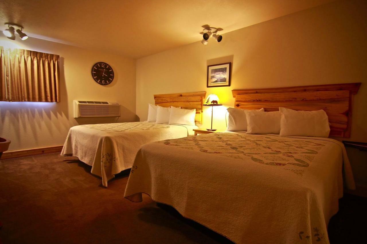 Yellowstone Village Inn And Suites Gardiner Exteriér fotografie